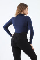 كارينا بلوزه ضيقة طويلة الأكمام بياقة عالية