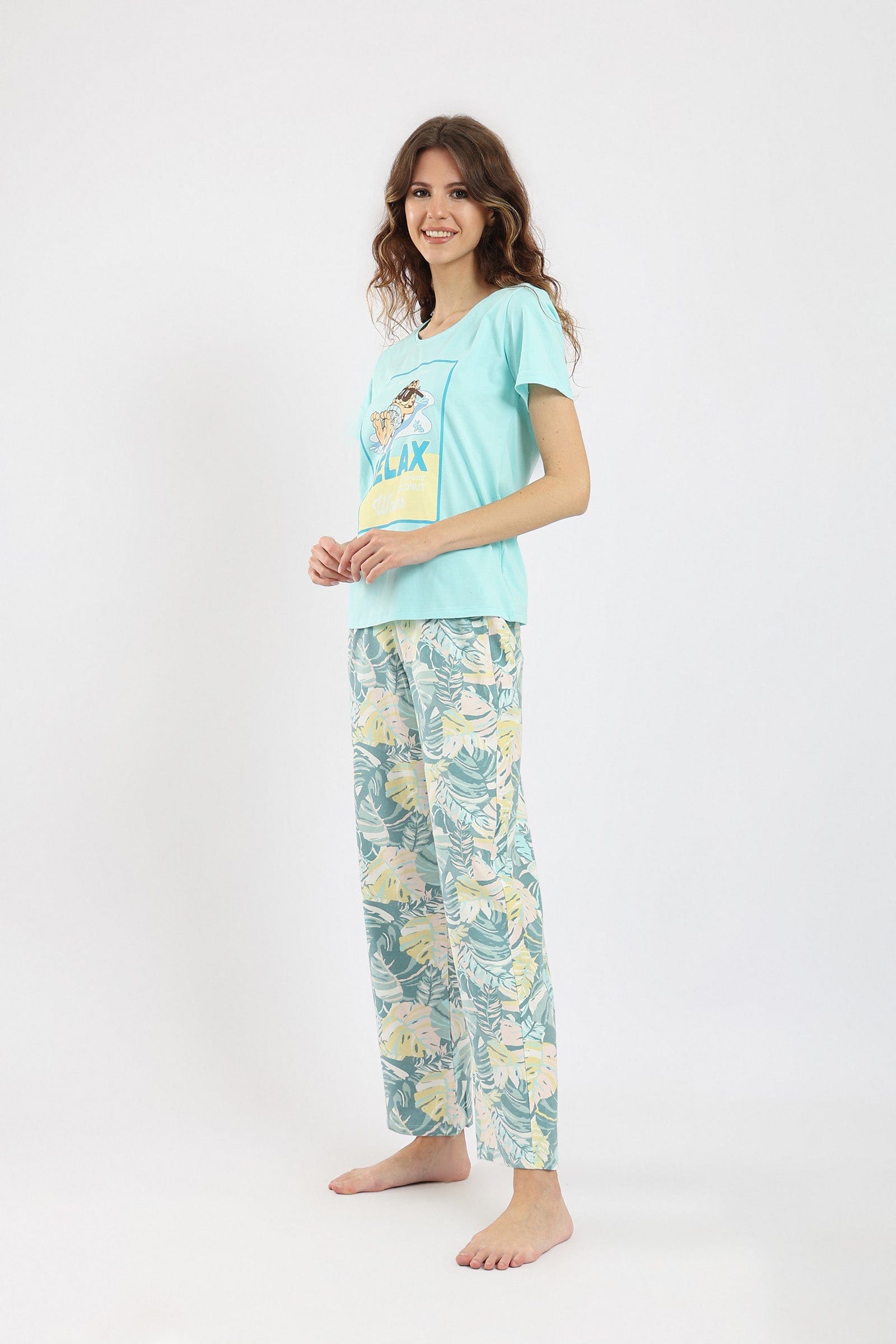 كارينا طقم بيجامة تيشيرت نص كم بطبعة وبنطلون مشجر أزرق أكوا