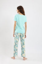 كارينا طقم بيجامة تيشيرت نص كم بطبعة وبنطلون مشجر أزرق أكوا