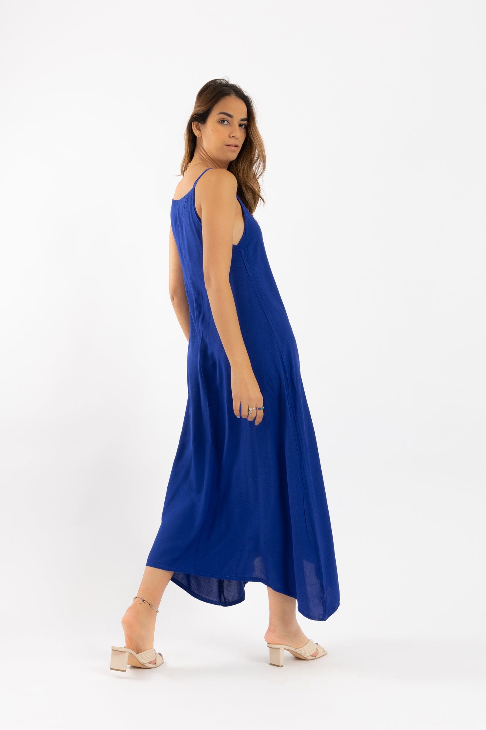 كارينا فستان سادة حمالات واسع نسائي