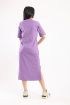 كارينا فستان ميدي سادة أوفر سايز بفتحة من أسفل نص كم