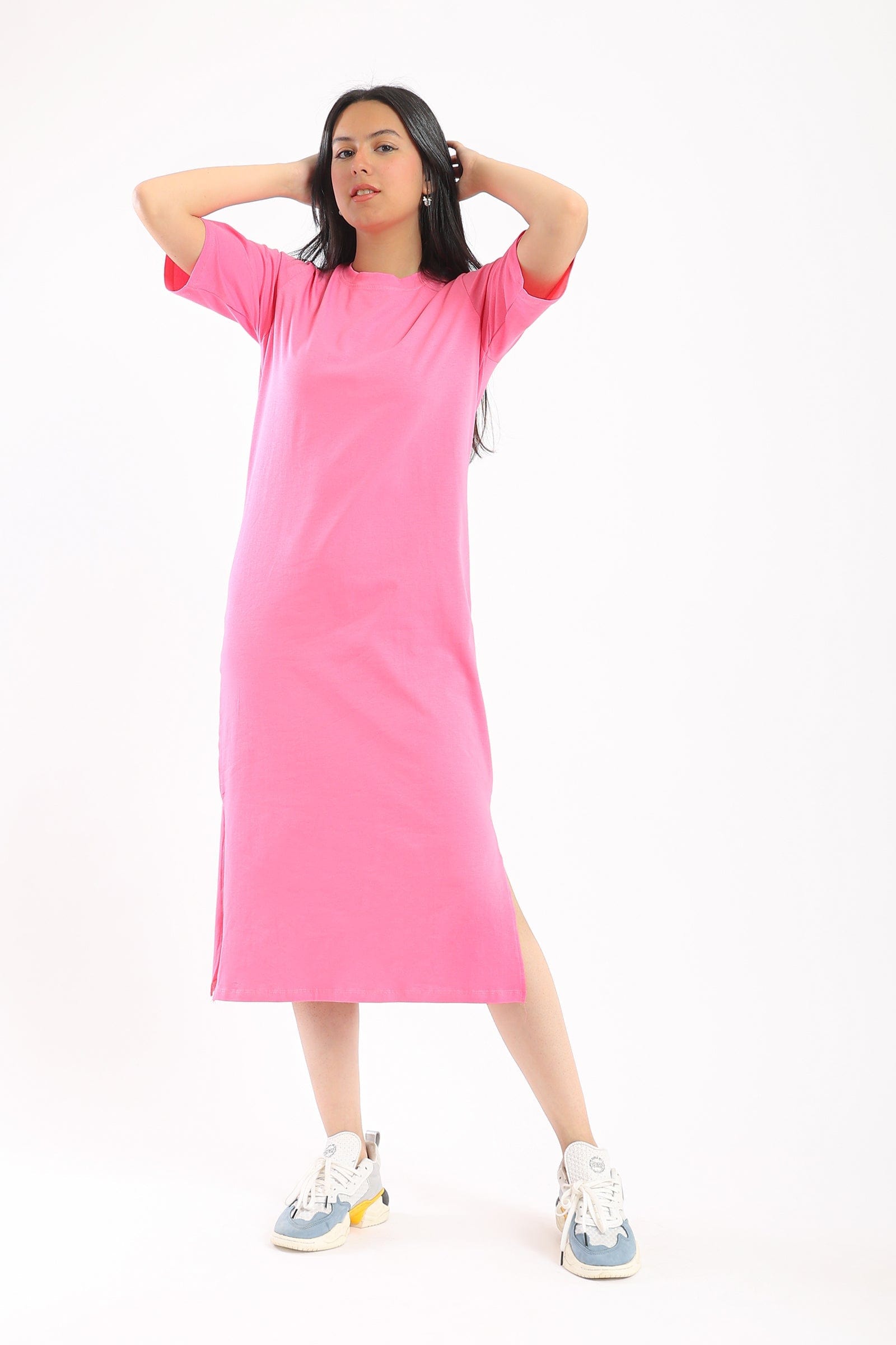 كارينا فستان ميدي سادة أوفر سايز بفتحة من أسفل نص كم