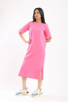 كارينا فستان ميدي سادة أوفر سايز بفتحة من أسفل نص كم