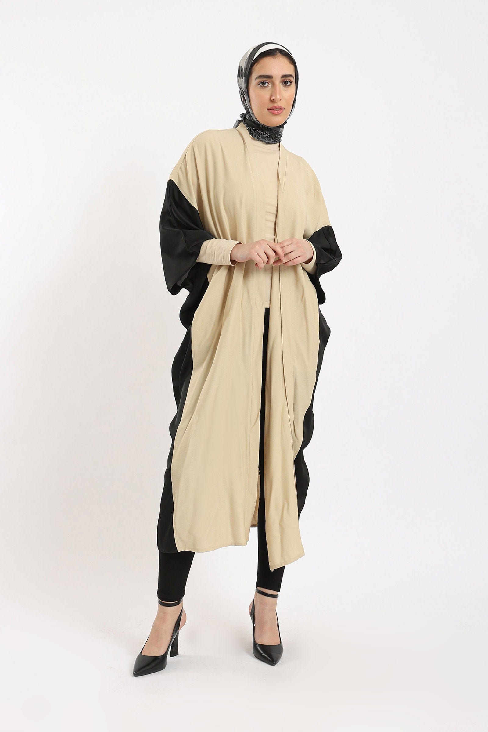 كارينا كيمونو سادة طويل واسع برباط بأكمام طويلة