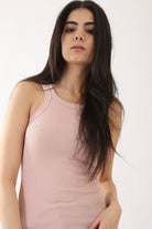 كارينا توب حمالة مضلع بقصة ضيقة