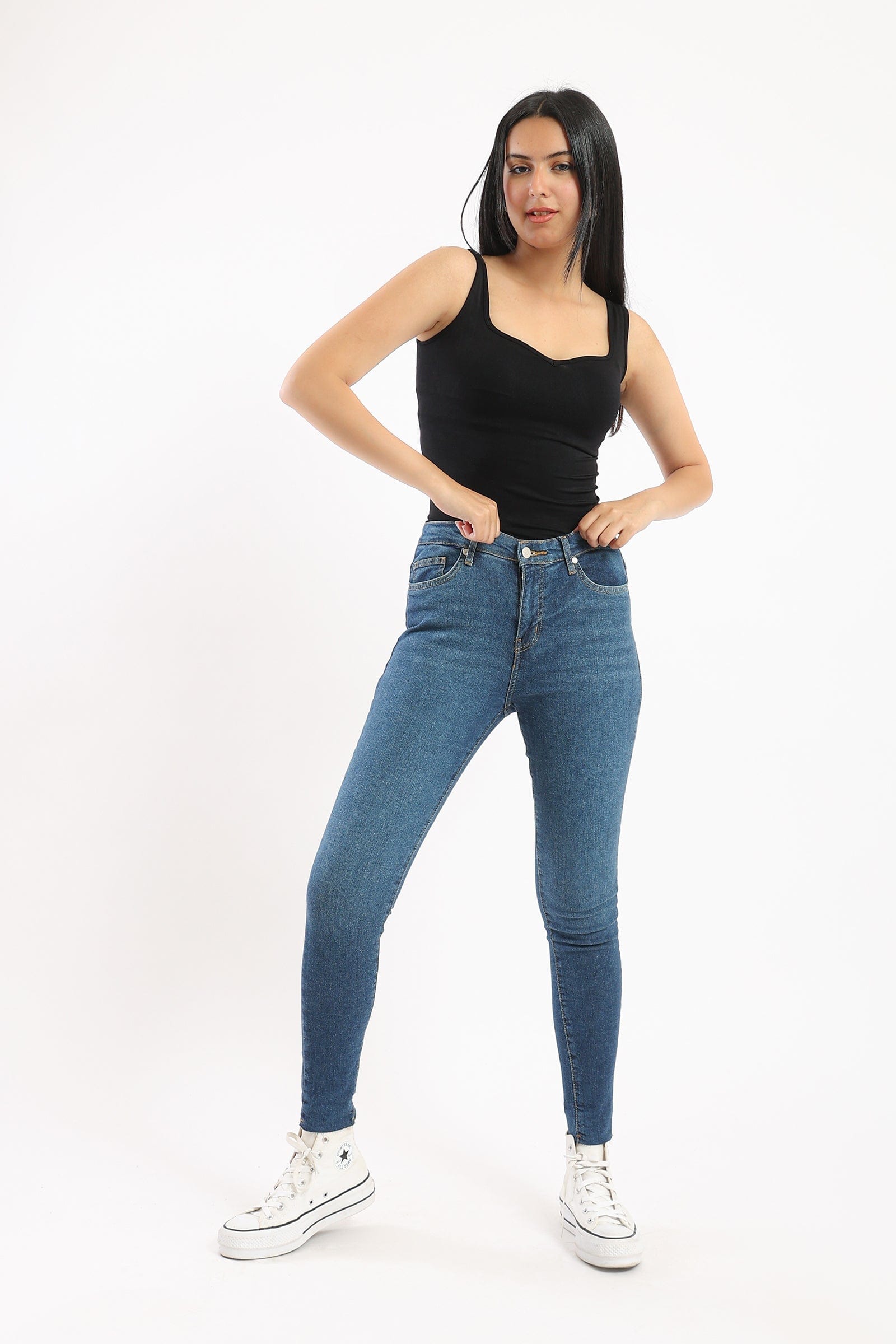 كارينا توب بيزك سادة حمالات على الرقبة