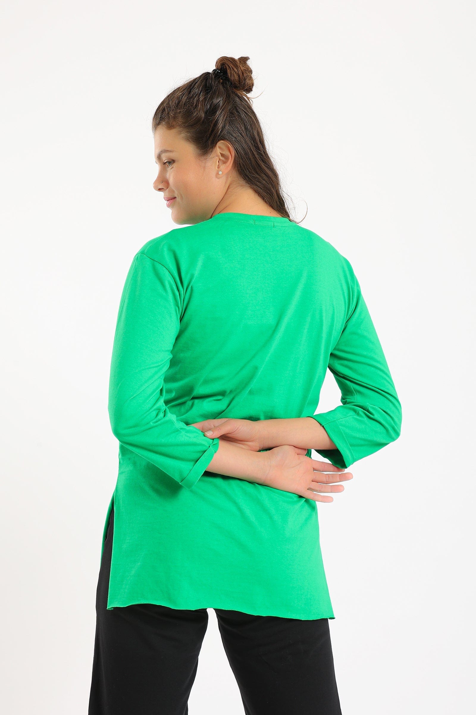 كارينا بلوزة سادة طويلة كم طويل