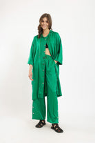 كارينا قميص طويل سادة بأزرار مامية وياقة بأكمام طويلة