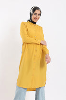 كارينا فستان قميص ميدي بأزرار أمامية بأكمام طويلة