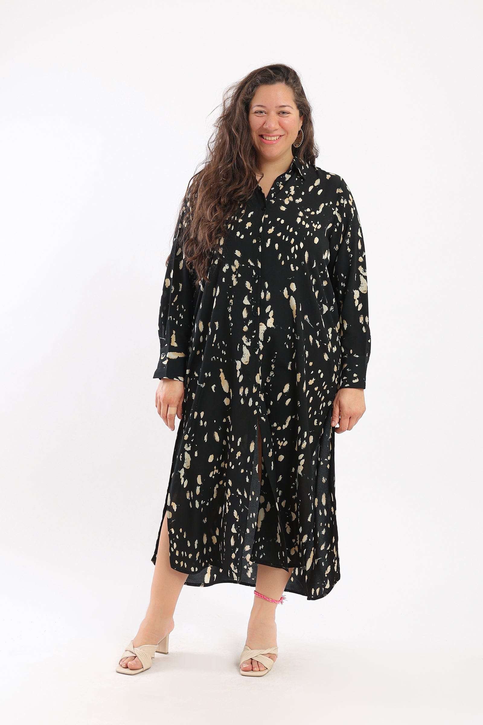 كارينا فستان ناعم ميدي بنمط منقط بأزرار أمامية نسائي ملون