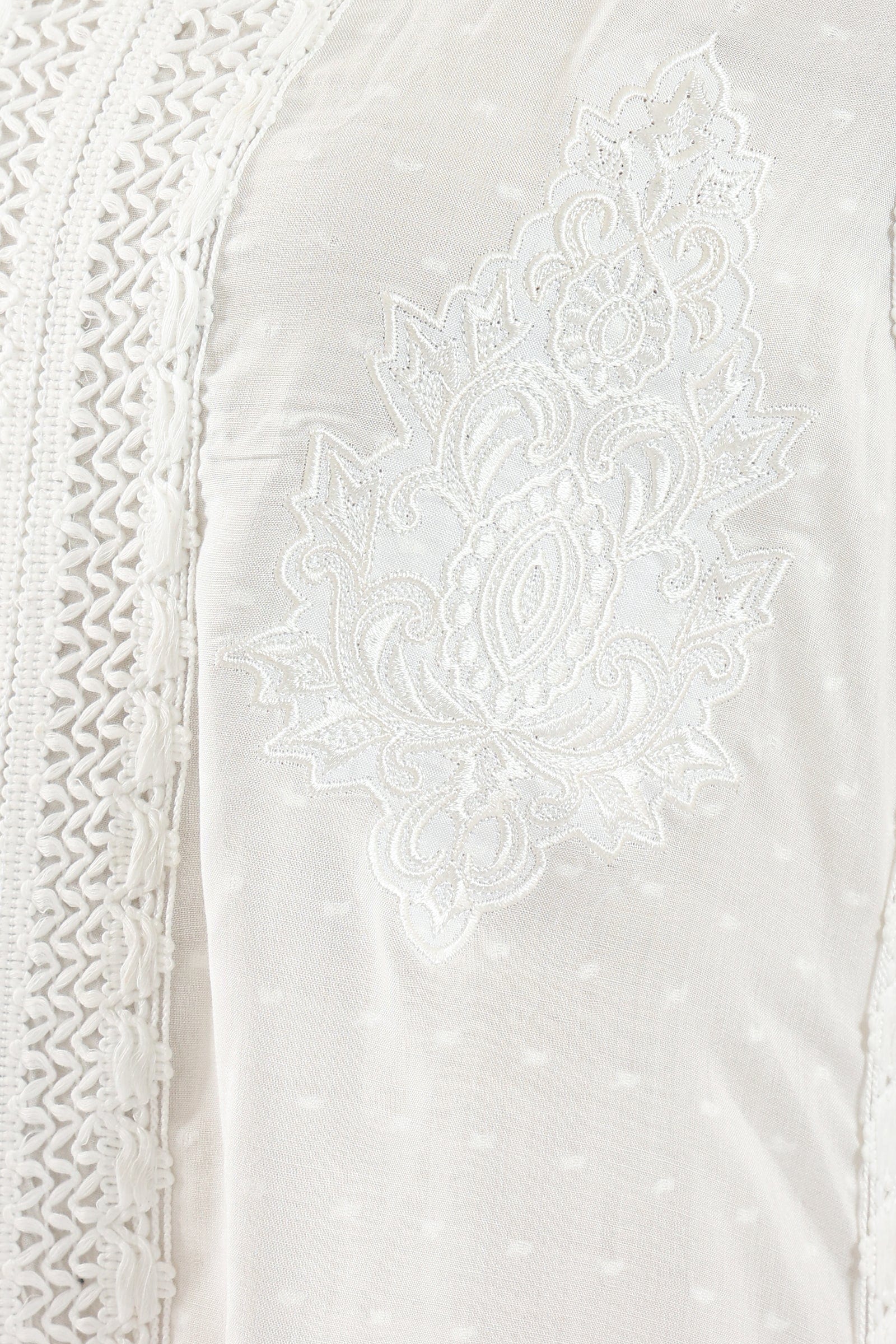 كارينا فستان شبك مطرز كم طويل نسائي