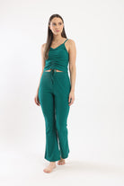 كارينا طقم بيجامة بلوزة حمالات مشدودة من الصدر وبنطلون