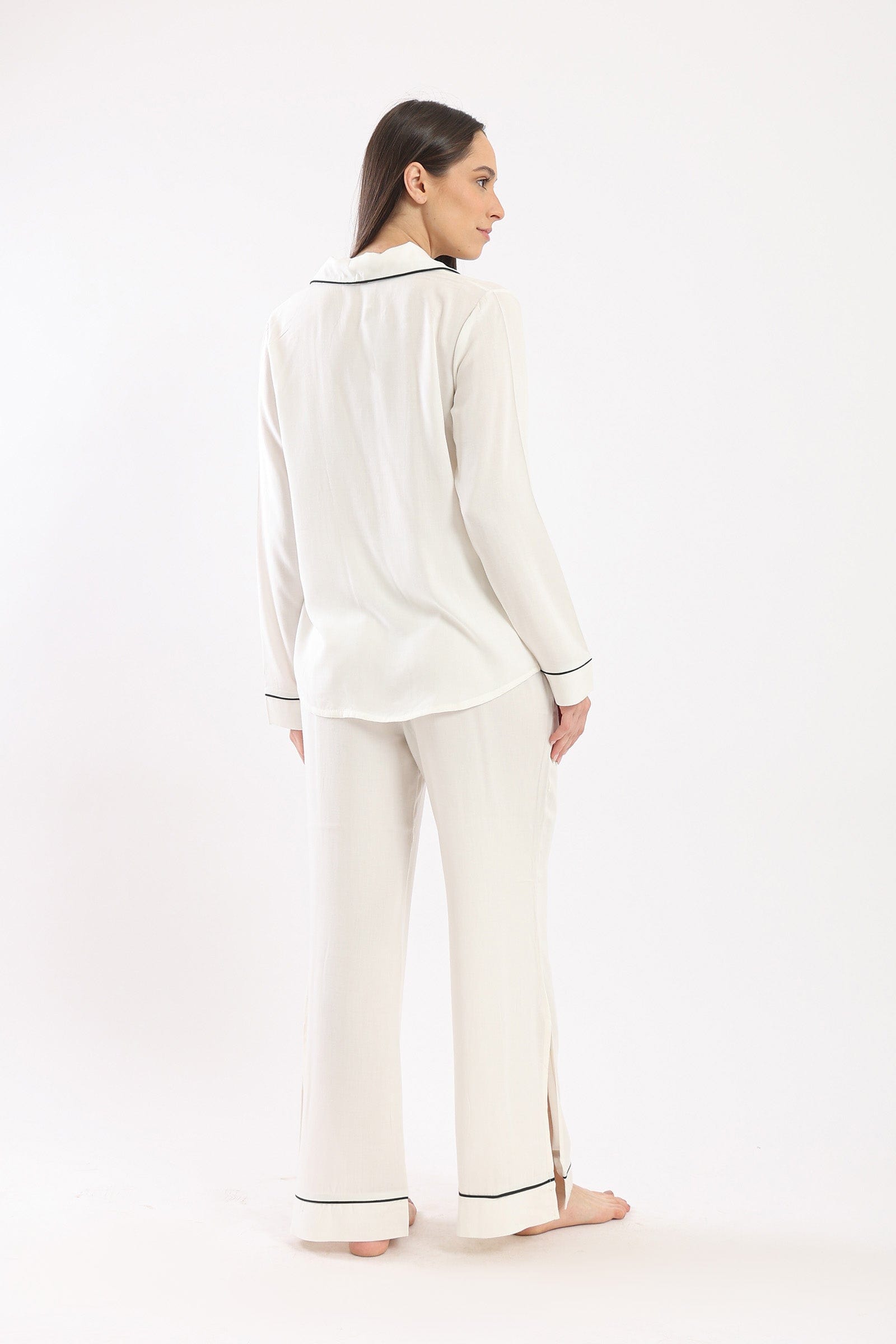 كارينا طقم بيجامة بلوزة كم طويل وبنطلون سادة