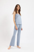 كارينا طقم بيجامة مريحة بلوزة حمالات وبنطلون