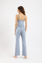 كارينا طقم بيجامة مريحة بلوزة حمالات وبنطلون