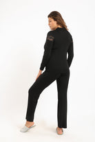 كارينا طقم بيجامة قميص بياقة مدببة بأزرار أمامية وبنطلون