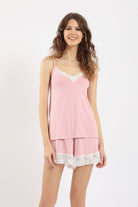 كارينا طقم بيجامة بلوزة وشورت بحافة دانتيل