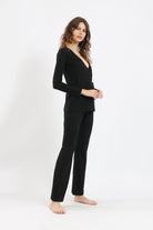 كارينا طقم بيجامة بلوزة ملفوفة أمامية وبنطلون واسع طويل مريح