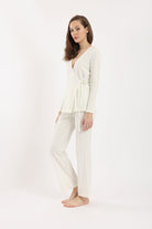 كارينا طقم بيجامة بلوزة ملفوفة أمامية وبنطلون واسع طويل مريح