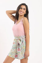 كارينا كروب توب مزين بالدانتيل حمالات