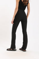 كارينا بنطلون سادة ضيق نسائي أسود