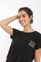 كارينا طقم بيجامة تيشيرت نص كم وبنطلون