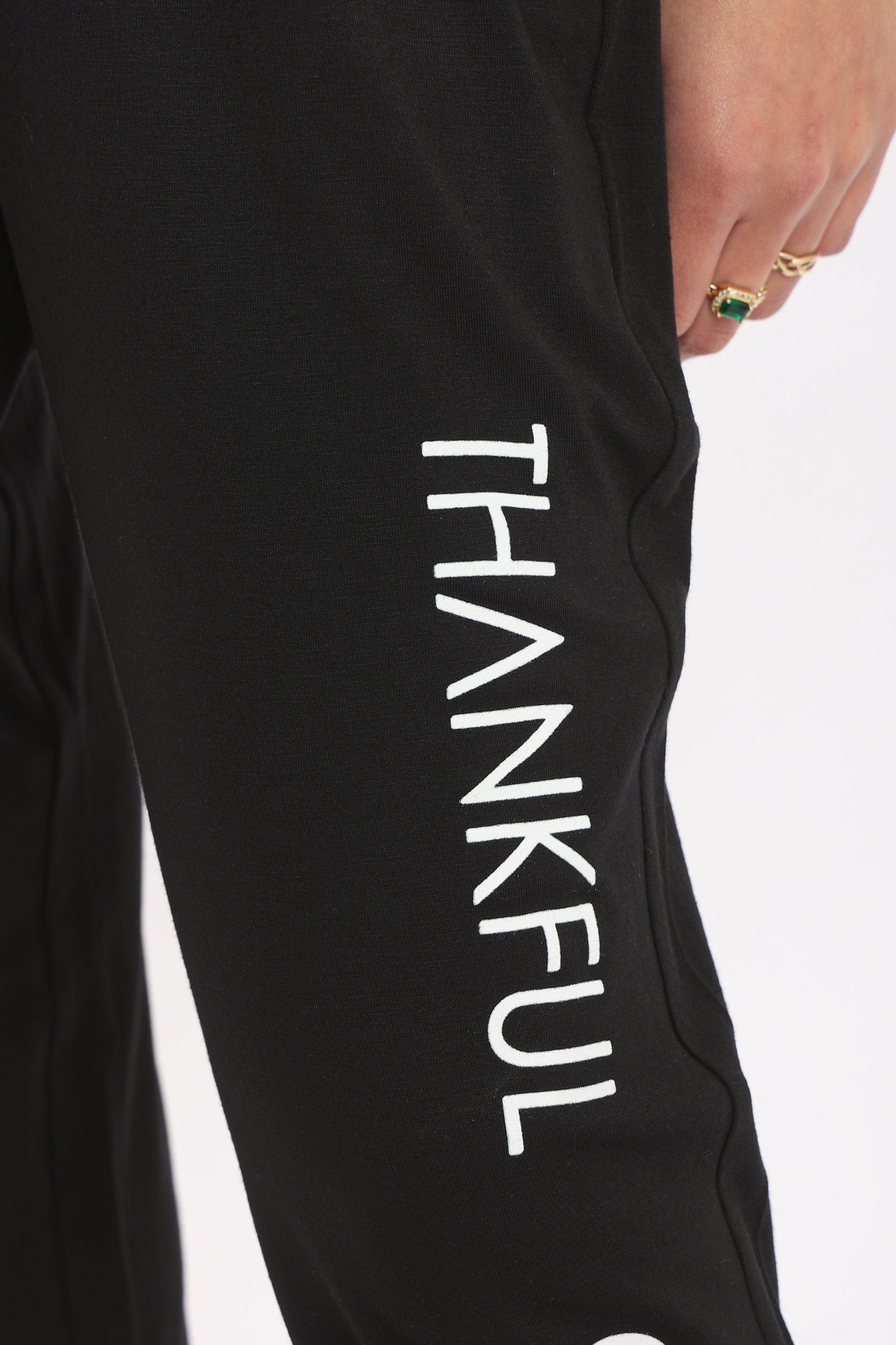 كارينا طقم بيجامة تيشيرت نص كم وبنطلون