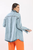 كارينا قميص اوفر سايز جينز بجيب من الأمام أزرق