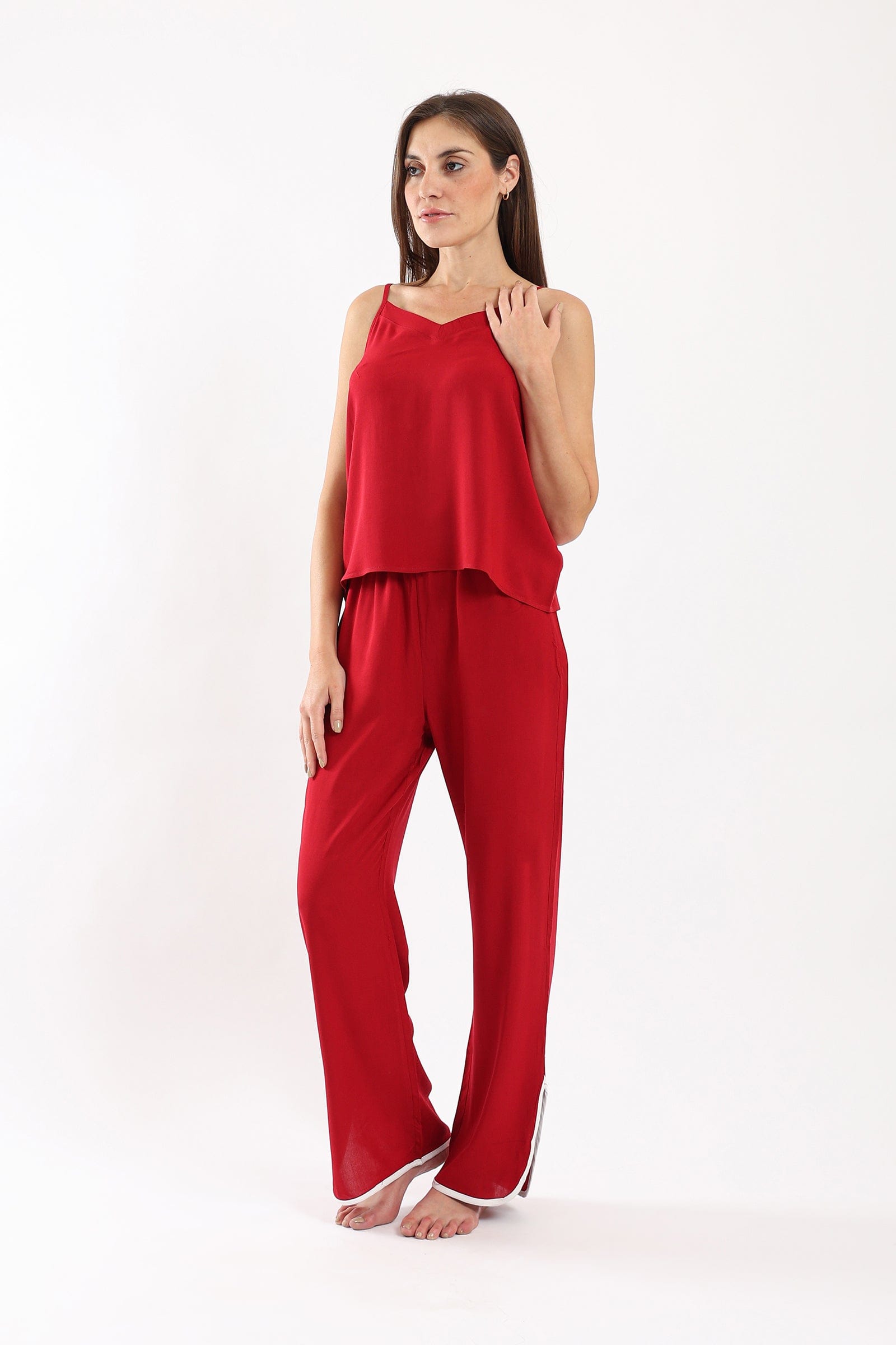 كارينا طقم بيجامة بلوزة حمالات وبنطلون طويل وواسع