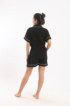 كارينا بيجامة رومبير قصيرة نص كم بأزرار وفيونكة أمامية أسود