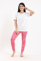 كارينا طقم بيجامة تيشيرت وليقنز سليم منقوش أبيض