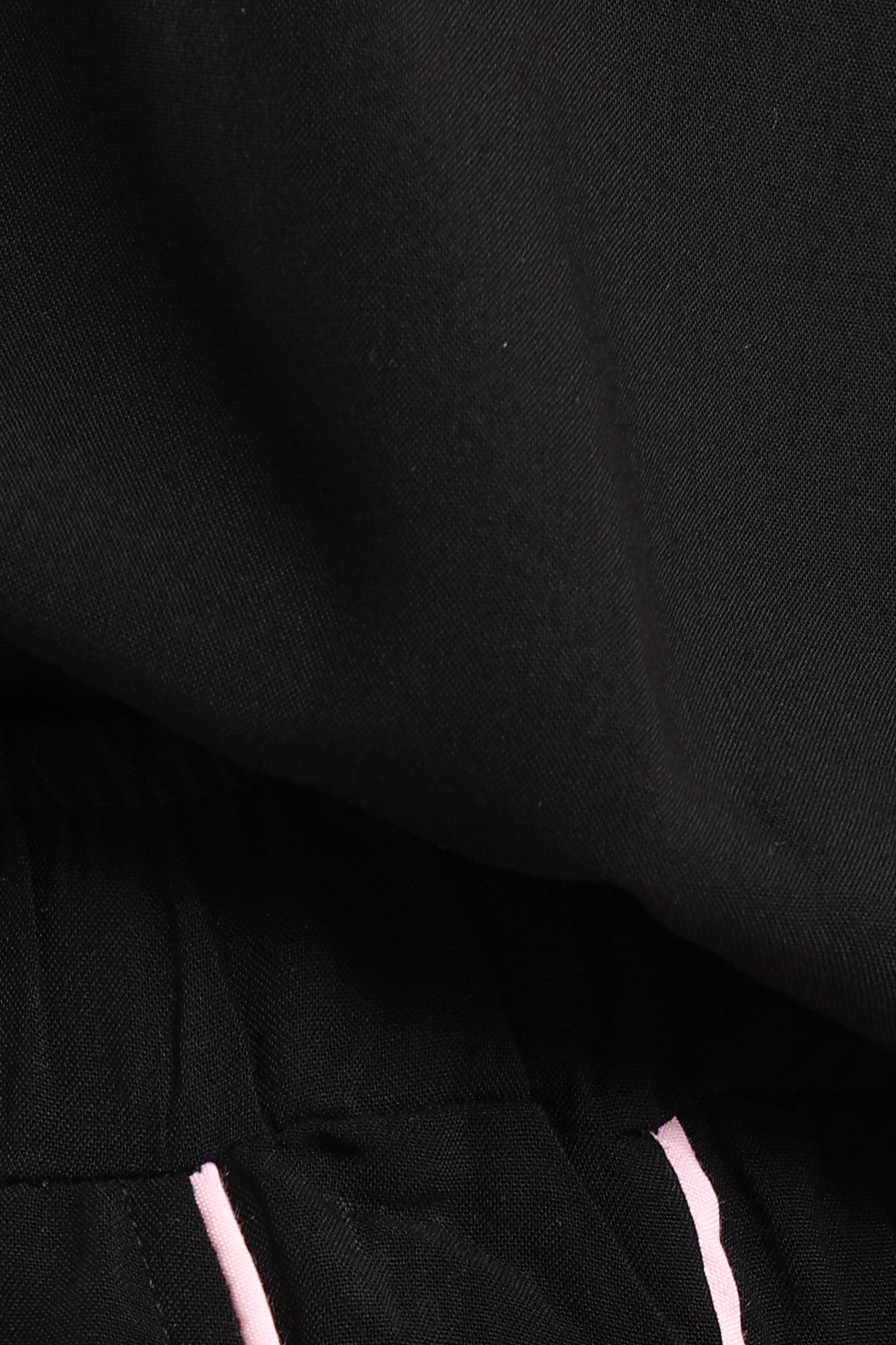 كارينا طقم بيجامة بلوزة وبنطلون بفتحة رقبة على شكل V