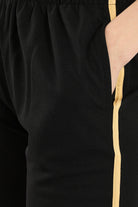 كارينا بنطال رياضي سادة بخطوط جانبية أسود