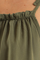 كارينا جمبسوت بيجامة سادة بجيوب ورباط زيتوني