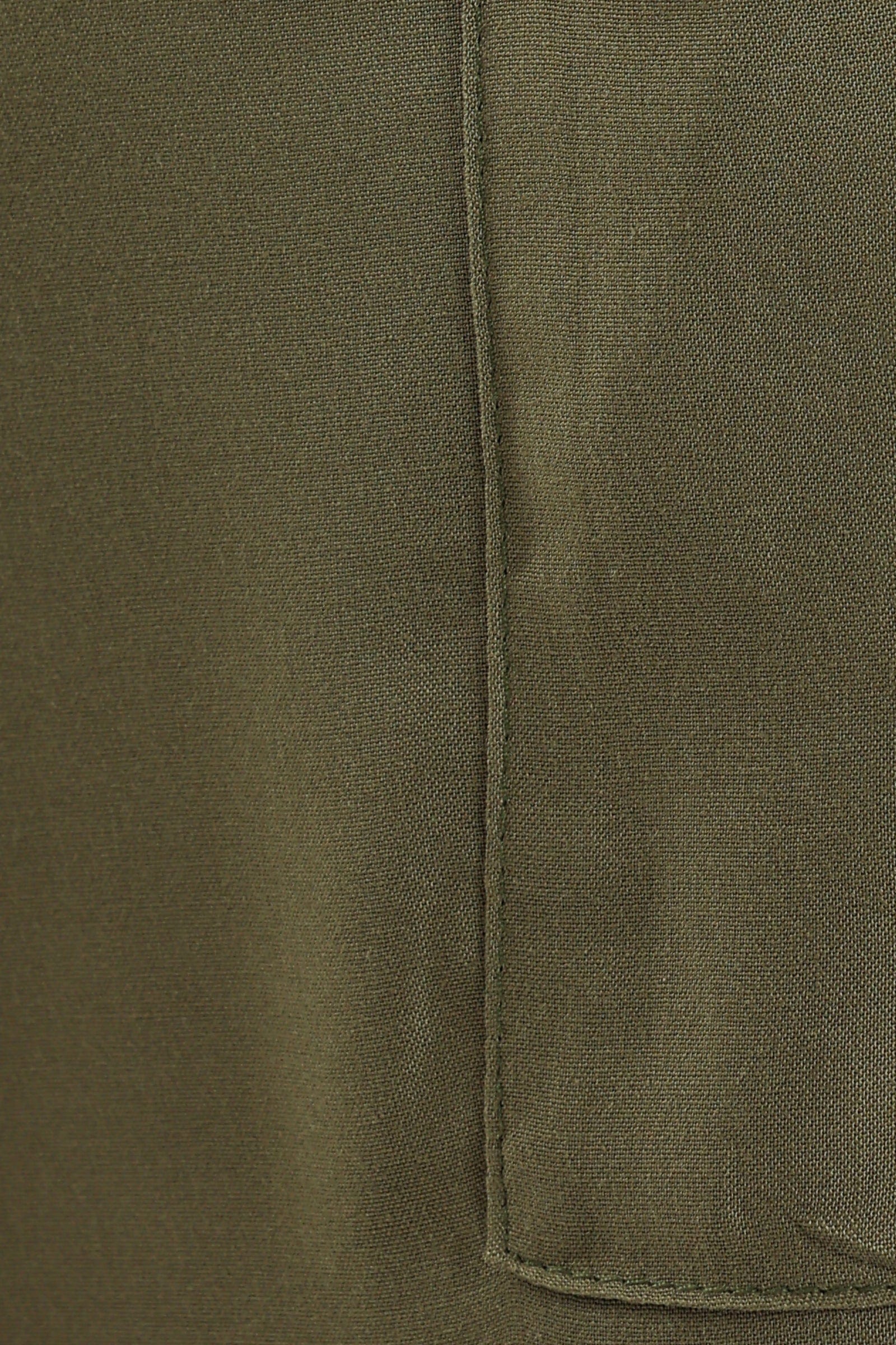 كارينا جمبسوت بيجامة سادة بجيوب ورباط زيتوني