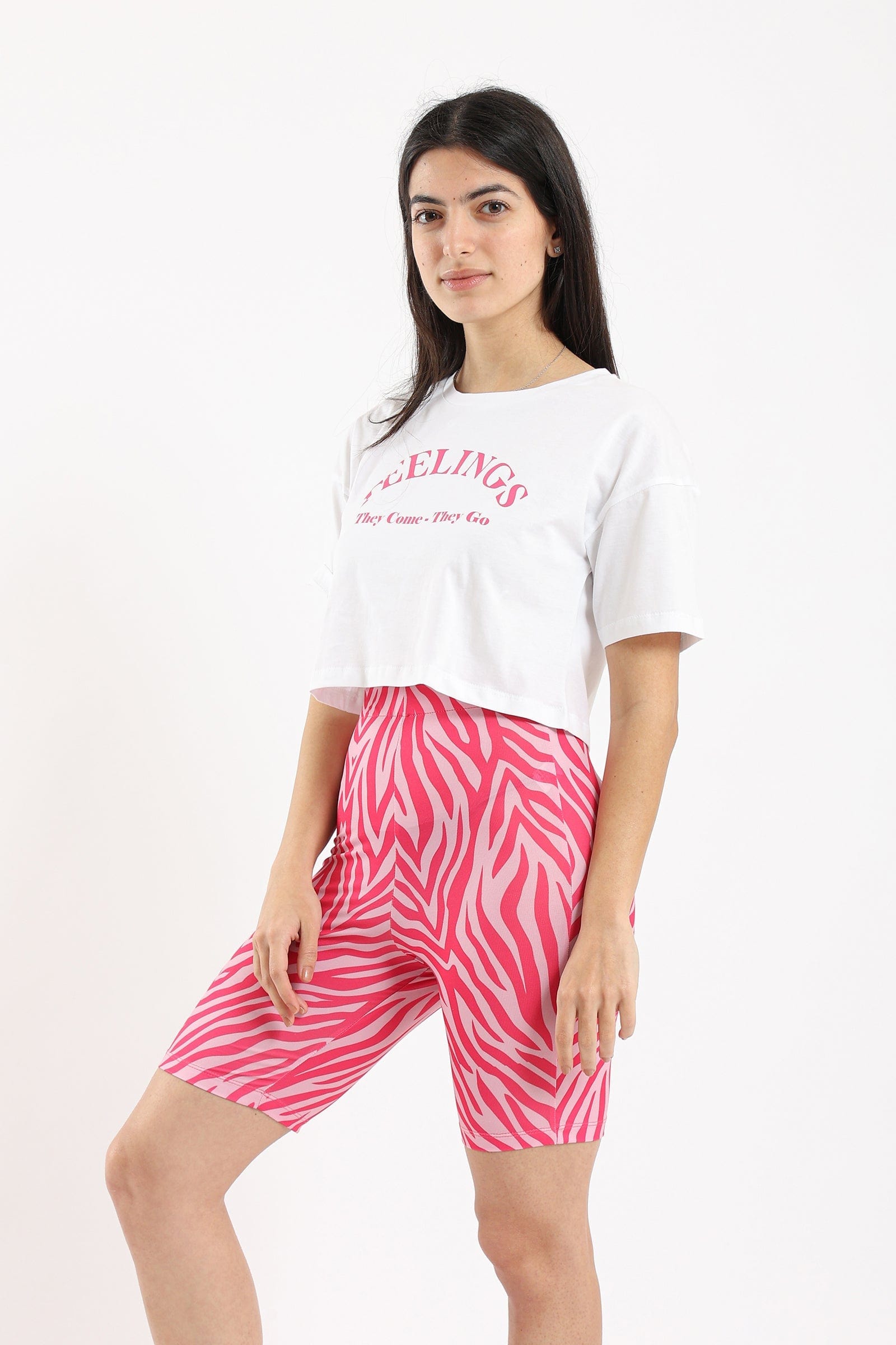 كارينا طقم بيجامة شورت منقوش وتيشيرت بطبعة أبيض