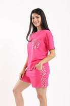 كارينا طقم بيجامة تيشيرت وبنطلون بطبعة حمار وحشي وردي