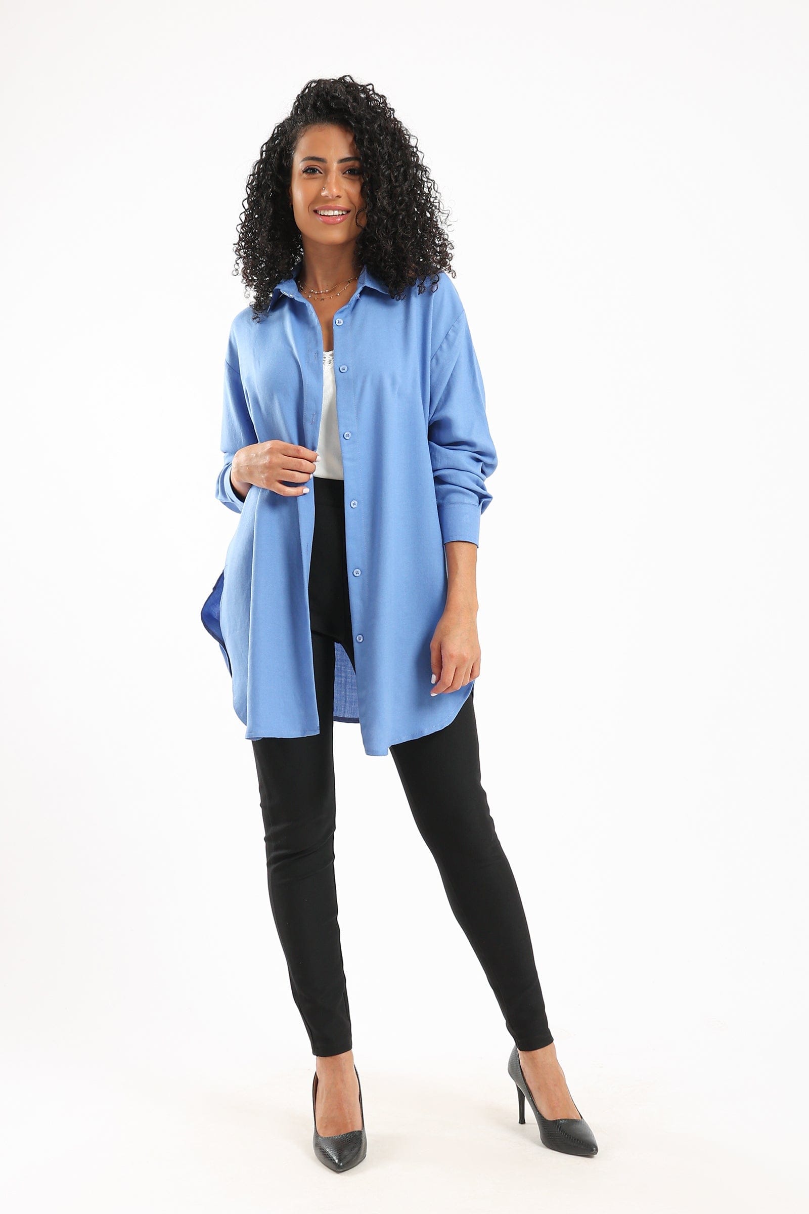 كارينا قميص أوفر سايز بأزرار أمامية بياقة مريحة كم طويل