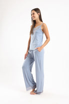 كارينا طقم بيجامة دانتيل بحمالات مع بنطلون