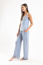 كارينا طقم بيجامة دانتيل بحمالات مع بنطلون