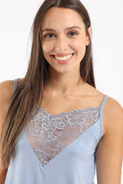 كارينا طقم بيجامة دانتيل بحمالات مع بنطلون