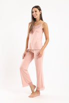 كارينا طقم بيجامة دانتيل بحمالات مع بنطلون