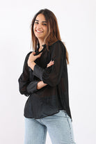 كارينا بلوزة سادة شفافة بربطة عنق كم طويل