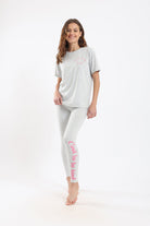 كارينا بيجامة نسائية بنطلون وتي شيرت بطبعة "Cool To Be Kind"