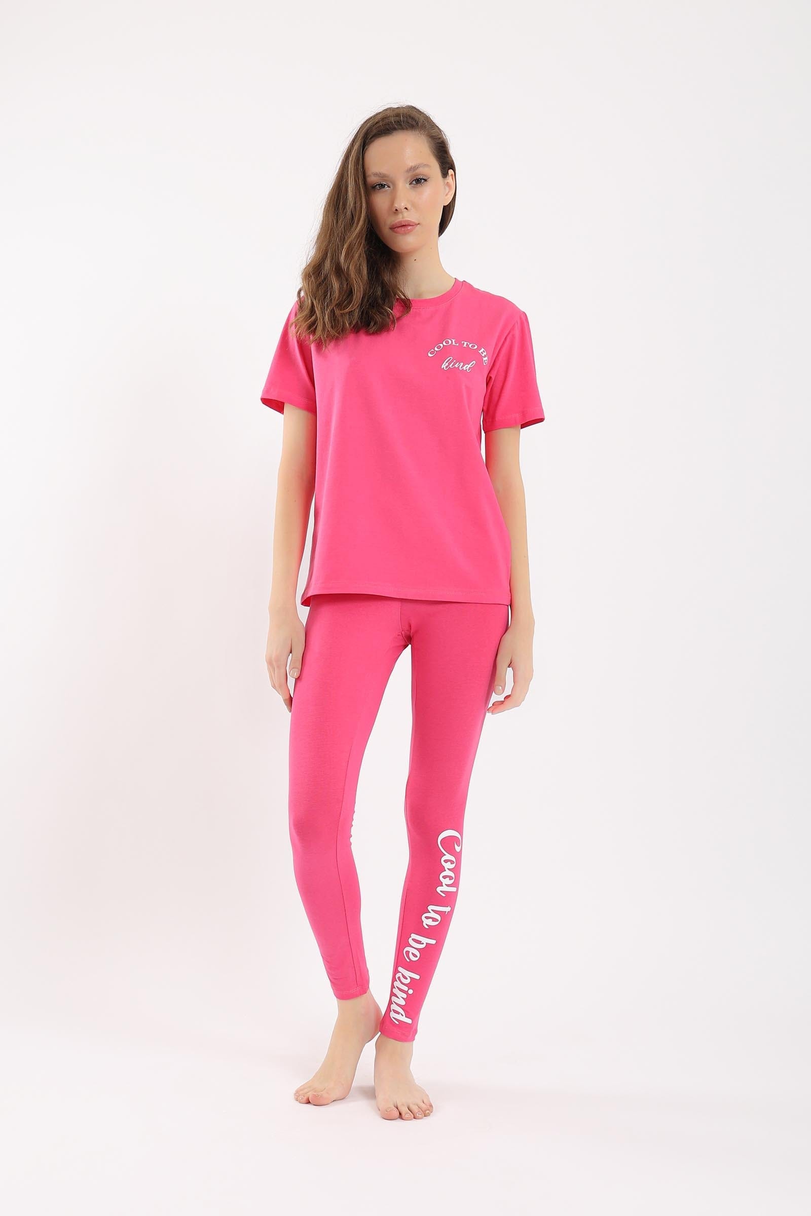 كارينا بيجامة نسائية بنطلون وتي شيرت بطبعة "Cool To Be Kind"
