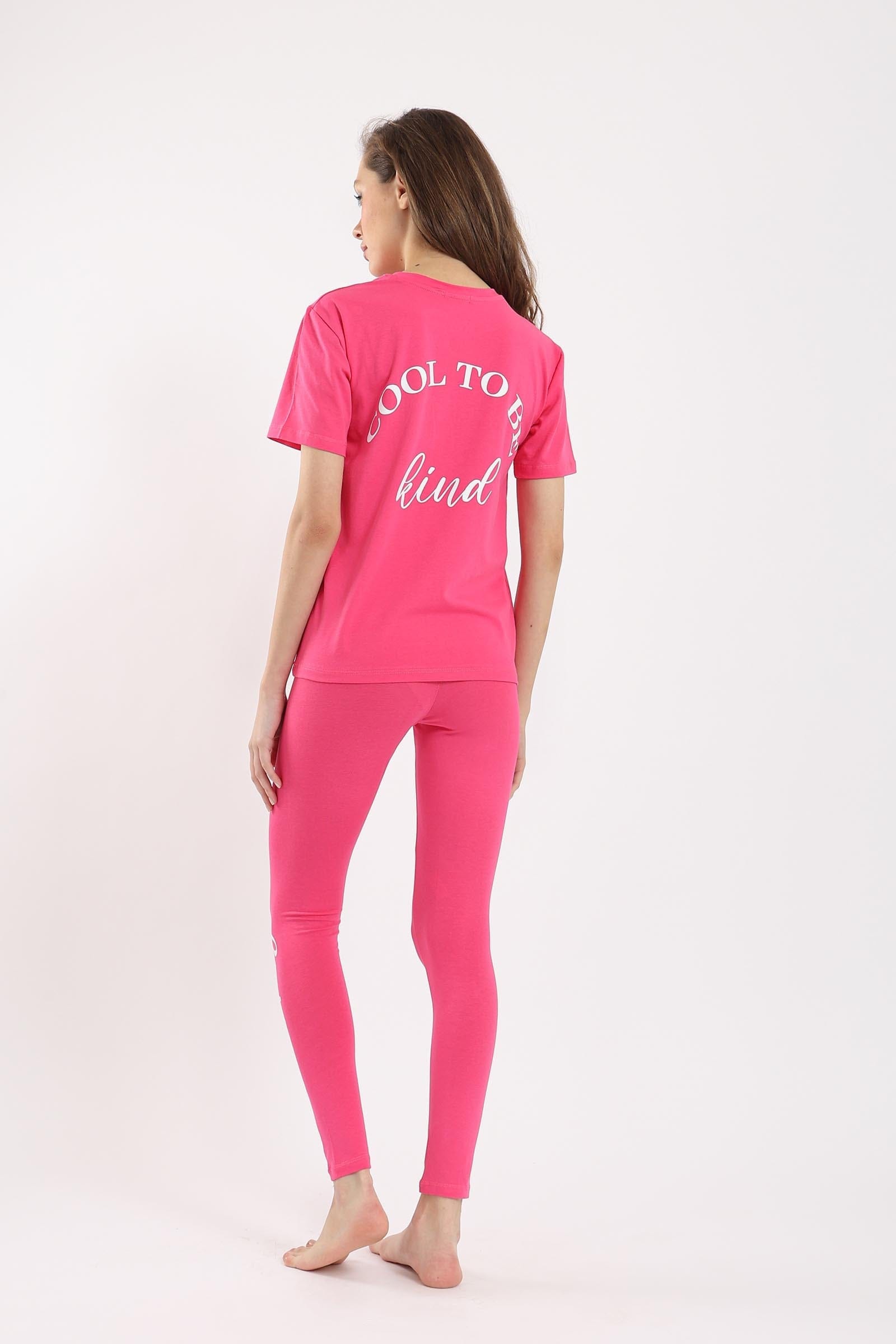 كارينا بيجامة نسائية بنطلون وتي شيرت بطبعة "Cool To Be Kind"