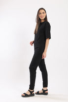 كارينا طقم بيجامة منزل مرن تيشيرت نص كم سادة وبنطلون