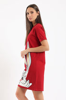 كارينا فستان نوم قصير بطبعة كرتونية بورجوندي فاتح