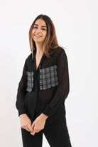 كارينا قميص شفاف بجيوب مربعات نسائي أسود