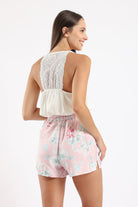 كارينا طقم بيجامة بلوزة حمالات من الدانتيل مع شورت